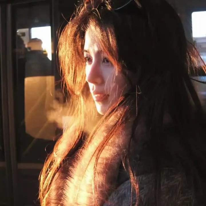 热点女王封面